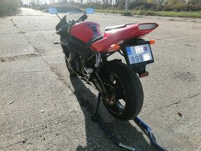 YAMAHA R1 2002 - 4