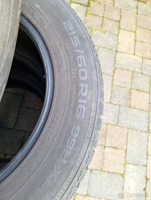 Predám 4ks Zimné pneumatiky NOKIAN 215/60 r16 - 4