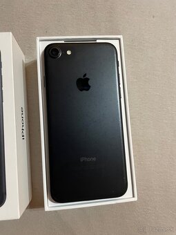 Apple iPhone 7 32GB Black - 4