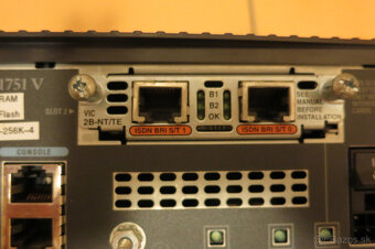 Predam Cisco router 1751 s modulmi. - 4