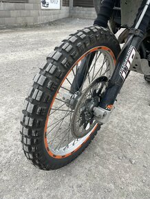 KTM LC4 640 Adventure - 4