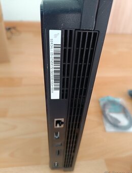 Playstation 3,komplet káble, 8hier a ovládač (500gb hdd) - 4