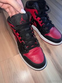 Nike Air Jordan Mid - 4