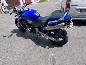 Honda hornet 900 - 4