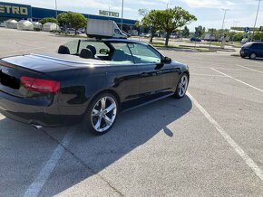 predám Audi A5 Cabrio 2.0 Tfsi ročnik 2009 - 4