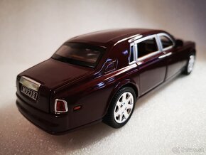 Predám Rolls Royce Phantom,  kovový model auta 1:24 - 4