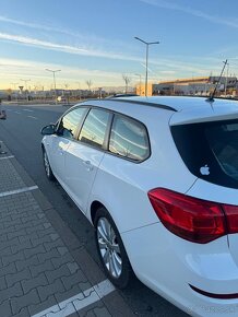 Opel Astra J 2011 - 4