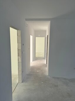 NOVOSTAVBA 4 izbového RD, pozemok 479 m2, TEPELNÉ ČERPADLO - 4