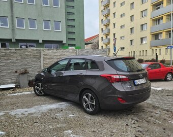 Hyundai i30 1.6 CRDi - nafta - 4