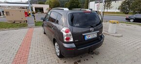 Toyota Corolla Verso 2.2 D-4D (7-miestne) - 4