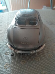 Predam Mercedes 300 sl 1:18 Burago - 4