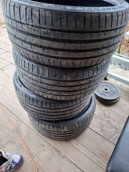 225/35r19 - 4