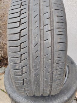 235/45R17 - 4