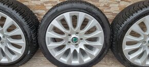 Predám Orginal Superb elektrony 5X112 R1 225/45 r17 Zimné - 4