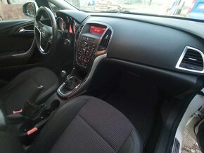 Opel Astra 1.4 Turbo 140k Cosmo - 4