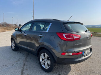 Kia Sportage 1.6 benzin dream edition r.v 2013 top stav - 4