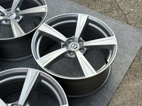 NOVE ORIGINAL VOLVO 5X108 R18 8J ET42,5 - 4