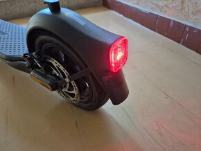 Predám elektrokolobežku Ninebot Kickscooter F30E by Segway - 4