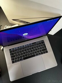 Apple MacBook Pro 2017 15,4-inch 250 GB Intel Core i7 - 4