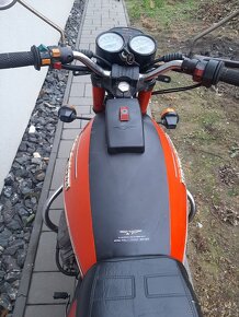 Predam moto guzzi v 350 - 4