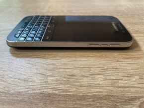 Blackberry Classic Q20 - 4