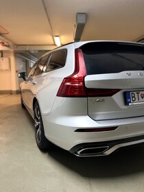 Predám Volvo V60 R DESIGN, AWD, AT8, r.v. 2020 - 4