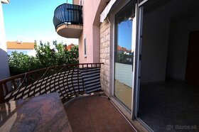 ☀Vodice(HR)-3-izbový apartmán za výhodnú cenu, s balkónom - 4