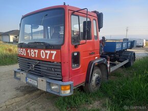 Volvo fl6 hakovy kontajner s hydraulickou rukou - 4