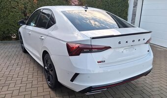 Octavia RS  80.000 km 180kW Hybrid Virtual Top stav - 4