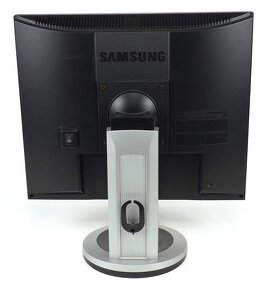 Predám 19" monitor SAMSUNG SyncMaster910T - 4