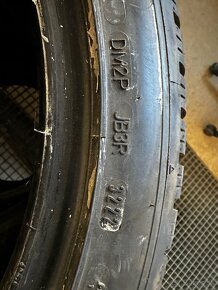 Dunlop 245/40 r18 - 4