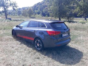 Kia Cee´d combi, 1,6 CRDi 94KW (128k), PLATINUM+Panorama atd - 4