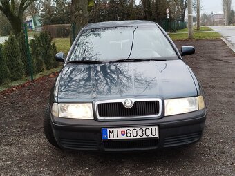 Škoda Octavia 2.0 benzín r.v 2003 - 4