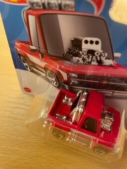 HotWheels ‘83 Chevy Silverado - 4