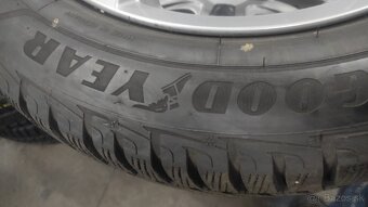 Goodyear 205/60r17 zimné - 4