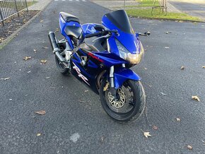 Honda CBR900RR - 4