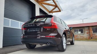 Volvo XC60 B4 Momentum Pro AWD A/T - 4