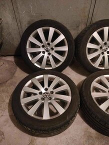 4ks alu disky orig. VW 5x112 R17 pneu 235/45 R17 5mm - 4