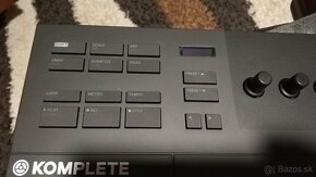 Native Instruments Komplete Kontrol A25 - 4