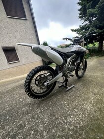 Yamaha YZF 450 - 4