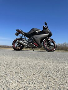 Yamaha YZF-R 125 - 4