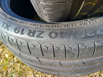 235/40 r19 letne pneumatiky - 4