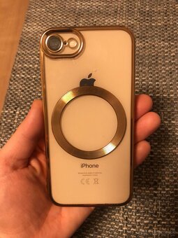 Predám krásny iPhone 8 bielo zlatý 256gb - 4