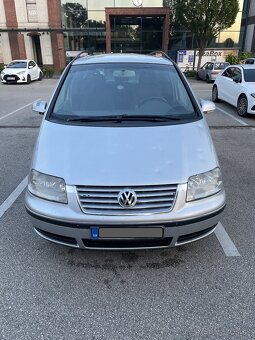 Volkswagen Sharan 1,9 TDi, 96kW, verzia Family - 4