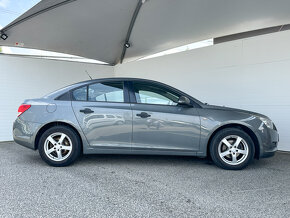 12- CHEVROLET Cruze, 2009, benzín, 1.6i, 83 kW - 4