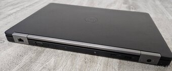 Dell 5570 - 4