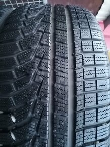 Zimné pneu = 235/40 R19 = HANKOOK - 4