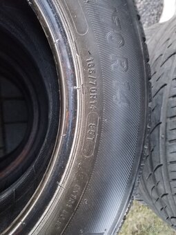 Predám zimné pneumatiky Michelin 165/70R14 - 4