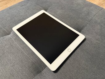 iPad 6 - 32 GB, Silver - 4