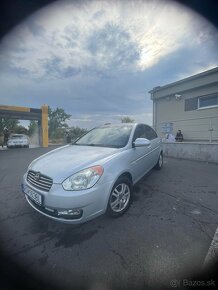 Hyundai Accent 2009 - 4